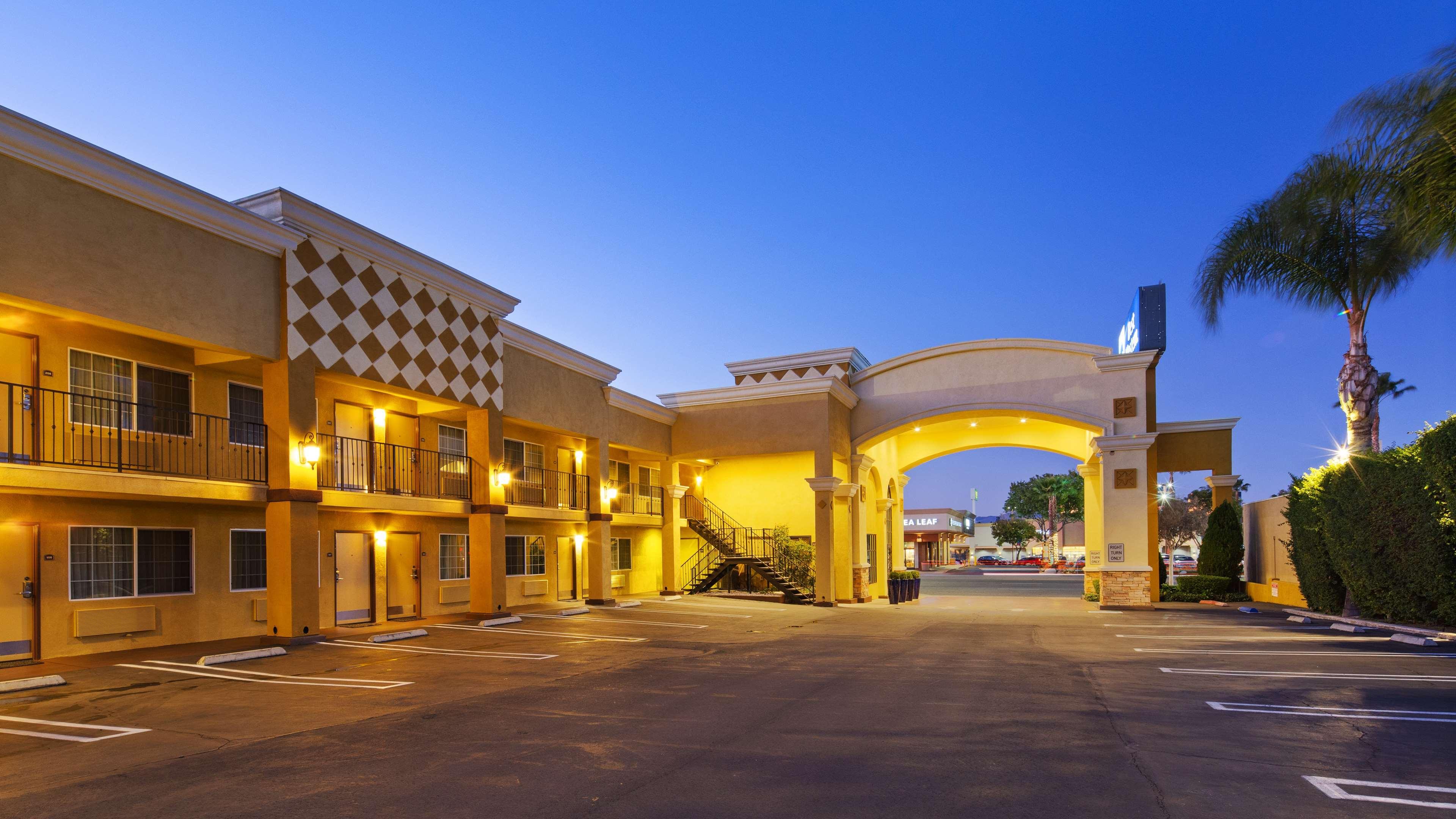 Best Western Woodland Hills Hotel Los Angeles Exterior photo